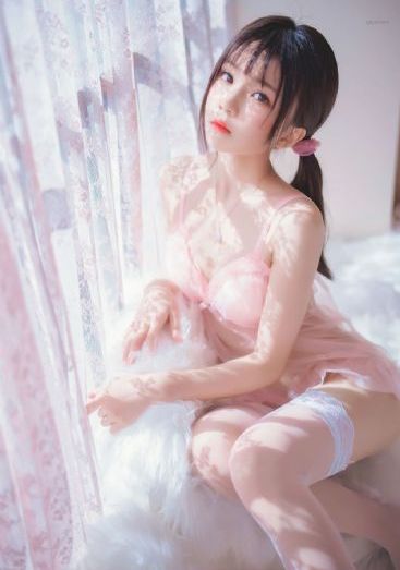 摸美女下面视频免费观看_BD免费观看最新